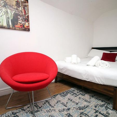 Lovely Studio Flat With Free Parking - Near To City Center Swansea Extérieur photo
