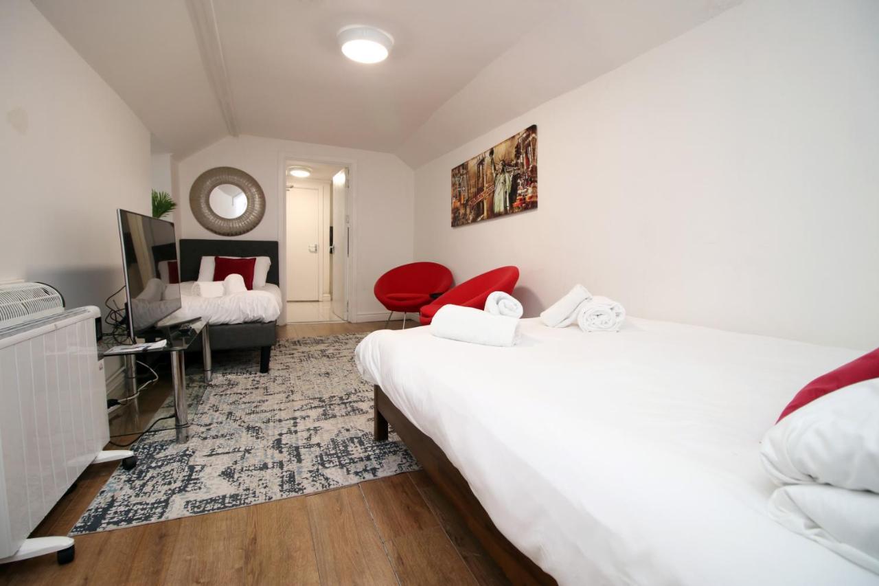Lovely Studio Flat With Free Parking - Near To City Center Swansea Extérieur photo